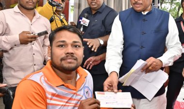 दिव्यांग रग्बी खिलाड़ी की मदद के लिए मुख्यमंत्री आगे आए — जनदर्शन में स्वीकृत किया 90 हजार रुपए का आर्थिक अनुदान