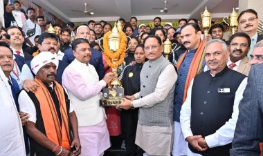 मुख्यमंत्री ने ऑल इंडिया फ़ॉरेस्ट स्पोर्ट्स मीट के विजेता खिलाड़ियों से मुलाकात कर दी बधाई